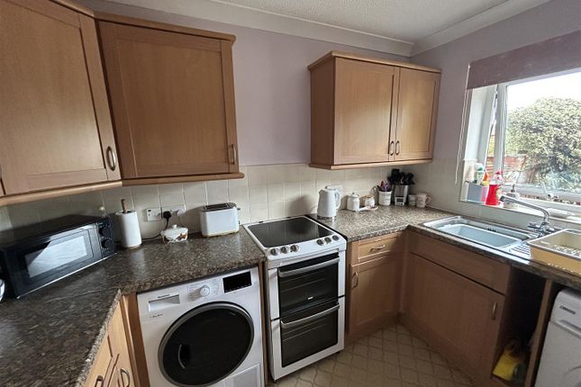 54, Salway Drive, Bridport photo 3