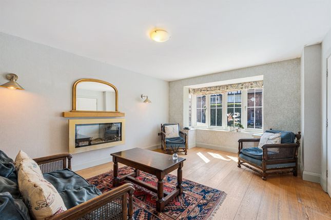 32a The Circuit, Wilmslow photo 3