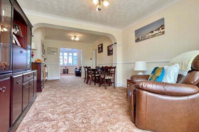 32 Dennis Road, Weymouth photo 2