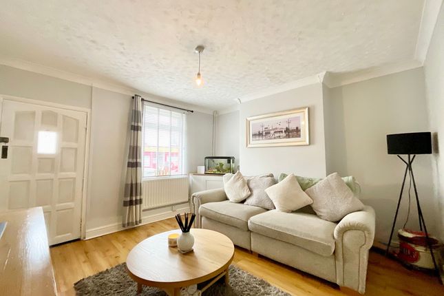11 Oulton Road, Stone photo 2