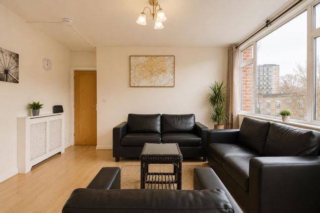 Flat 14, Seagrave Close, Wellesley Street, London photo 2