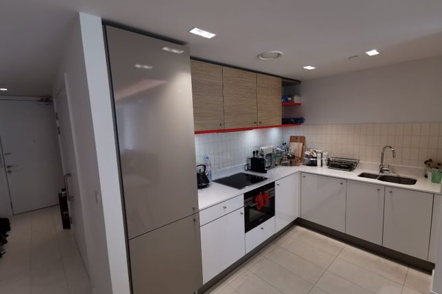 703.1 Hoola East Tower 3, Tidal Basin Road, London photo 5