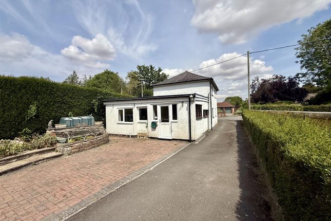 Pipp Lane, The Street, Devizes photo 2
