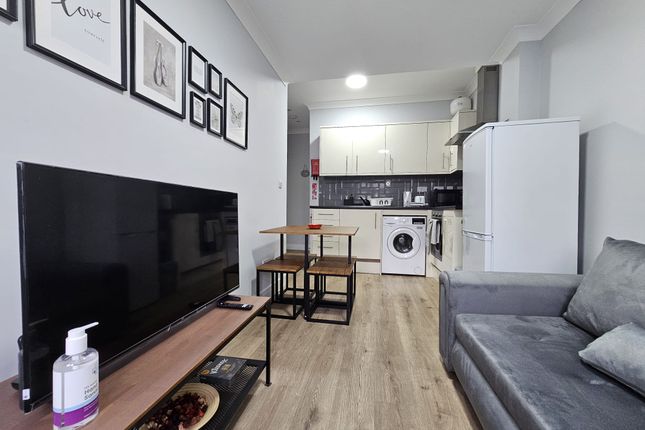 Flat 2, Frithville Gardens,W12 W12 7JN, london photo 4