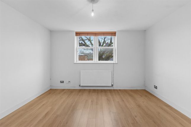 Flat for sale in Seaside, Eastbourne
