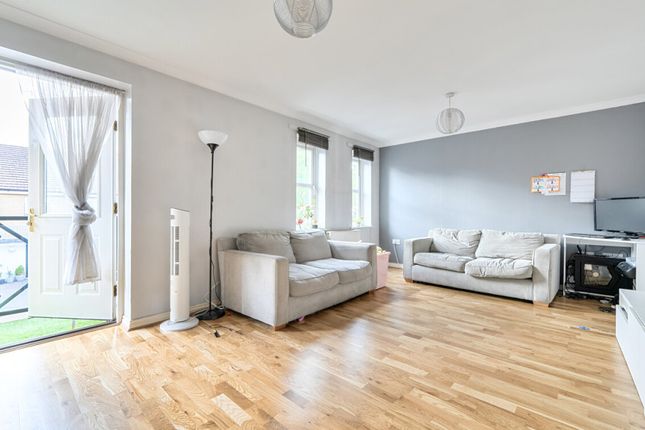 Glandford Way, RM6 4UJ, Romford photo 2