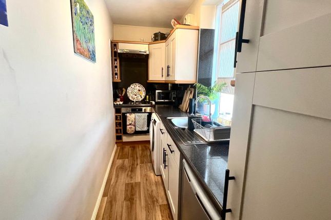 1, Victoria Drive, Leeds photo 4