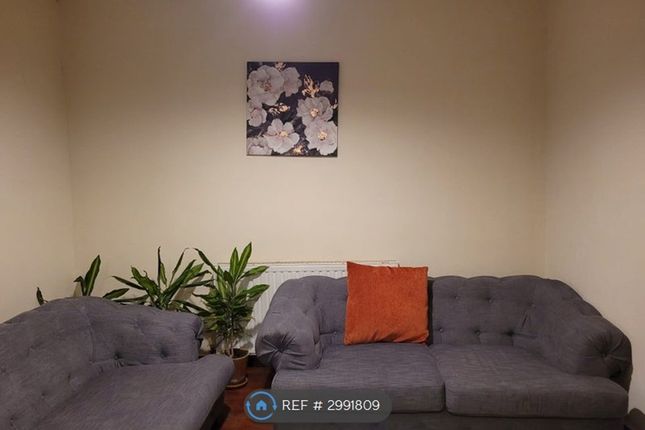 Murtwell Drive, Chigwell photo 3