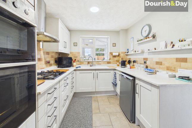7 Fennel Drive, Stafford photo 2