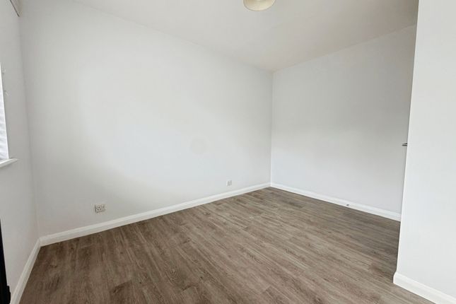 Flat 1, Newstead House, 67A, Dovedale Close, Uxbridge photo 4