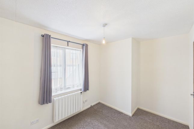 5, Bell View Manor, Ruislip photo 3