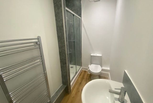 41, CARDIFF photo 2