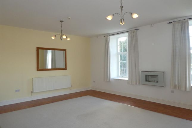 Flat to rent in Edward Street, Pontardawe, Swansea