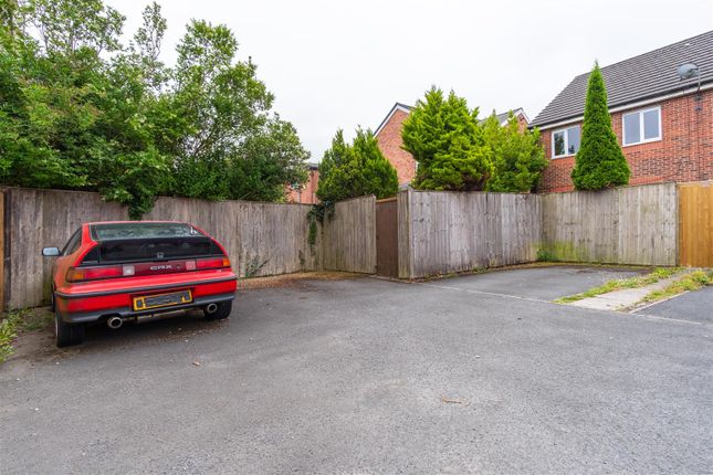 25, The Orchards, Leyland photo 2