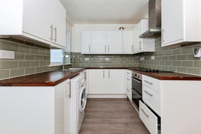 11, Dart Close, Slough photo 4