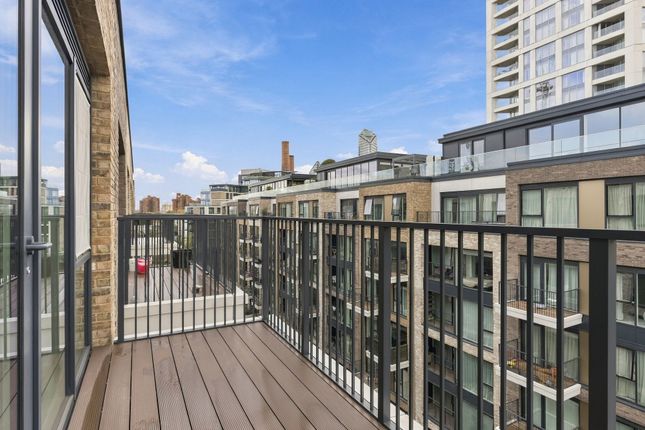 Flat 39, Savoy House, London photo 3