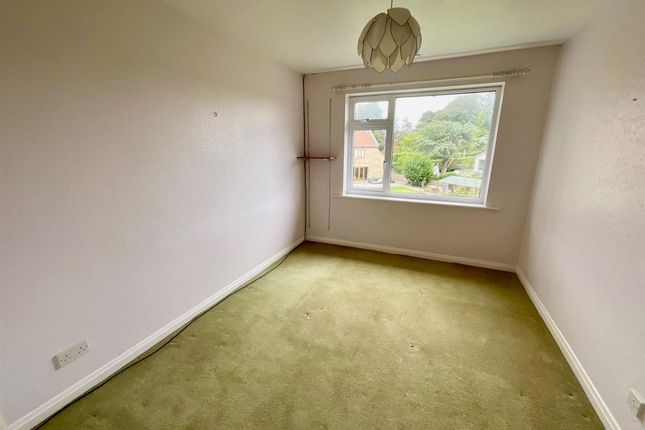 15a Hall Park Close, Scarborough photo 3