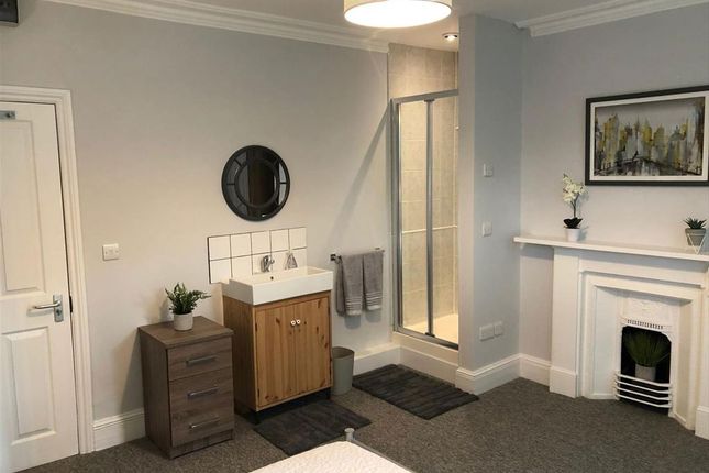 Flat 4, 94, Herga Road, Wealdstone photo 2