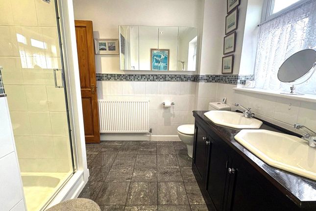 16, Alexandra Road, Ash photo 4