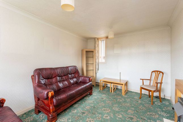 10, Houliston Avenue, Inverkeithing photo 4