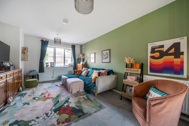 Flat 6 Iris Court,, Fearney Field Close, Chesham photo 3