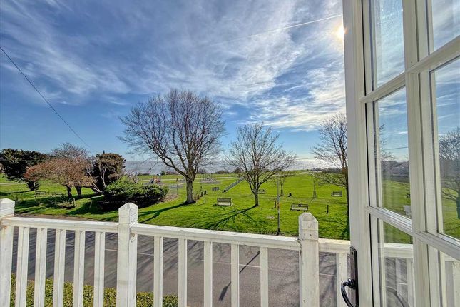 57, Naze Park Road, Walton on the naze photo 3