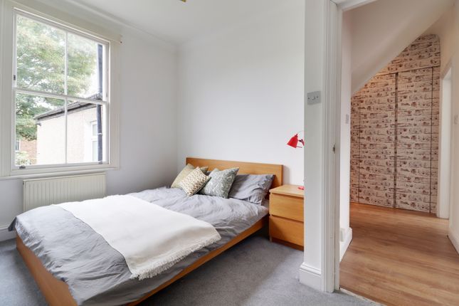 5b, Northbrook Road, Bowes Park, London photo 4