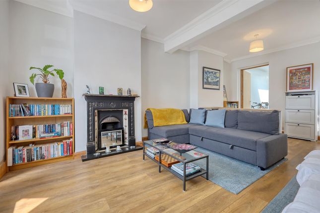 298, Ordnance Road, Enfield photo 4