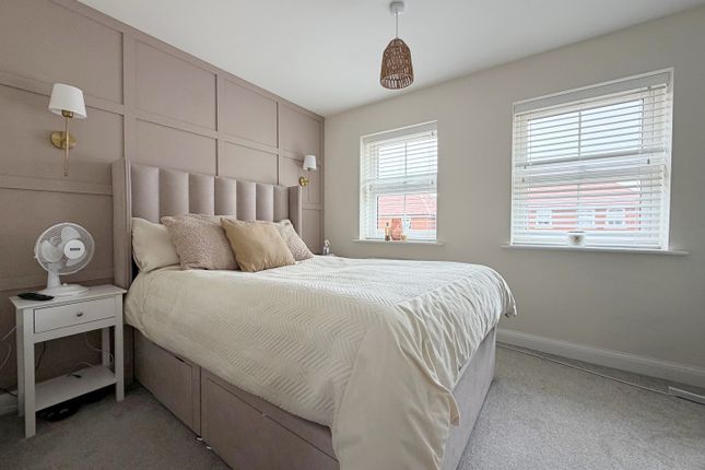 8, Jones Grove, Leamington Spa photo 4