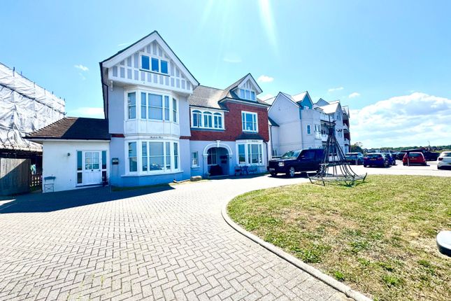 Thumbnail Flat to rent in Sea Road, Westgate-On-Sea, Kent