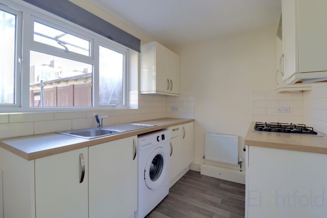 1 Essex Court Rockhurst Drive, Eastbourne photo 2