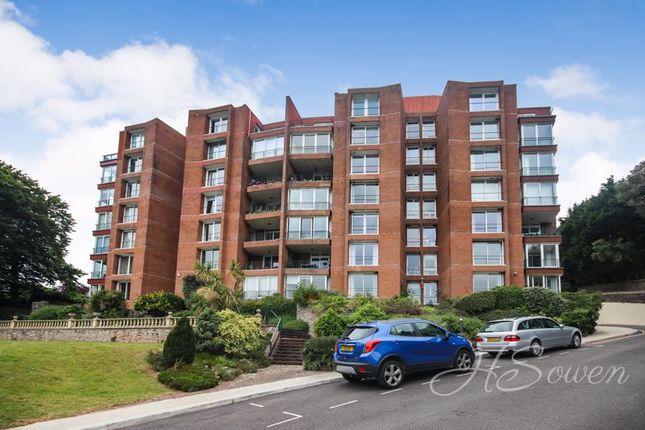 Flat 13 Teneriffe, Middle Warberry Road, Torquay photo 2