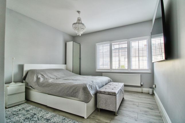 Crossfields, Loughton photo 3