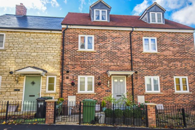 Thumbnail Town house for sale in St Marks Rise, Dursley