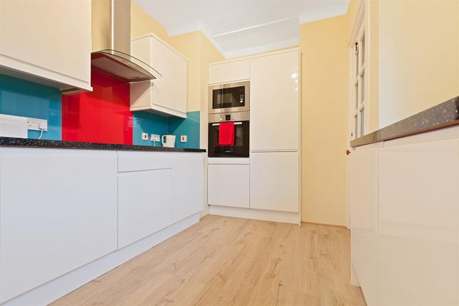 82, Worcester House, Highlands Heath, London photo 4