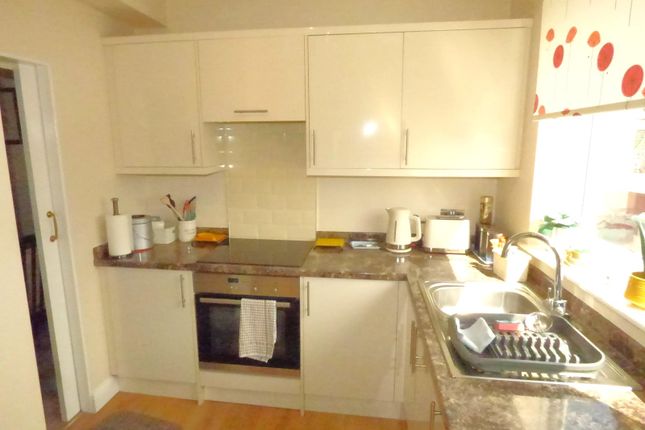 4, Malmesbury Close, Leeds photo 5