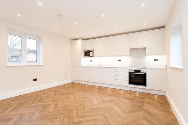 Flat for sale in Hollybush Place, London