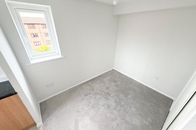 24, Sandon Close, Rochford photo 5