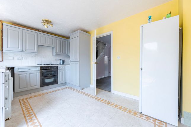97 Alan Avenue, Norwich photo 4