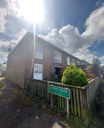 Thumbnail Flat to rent in Queens Close, Smethwick