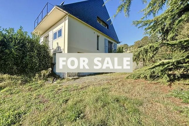 Detached house for sale in Saint-Martin-Des-Champs, Basse-Normandie, 50300, France