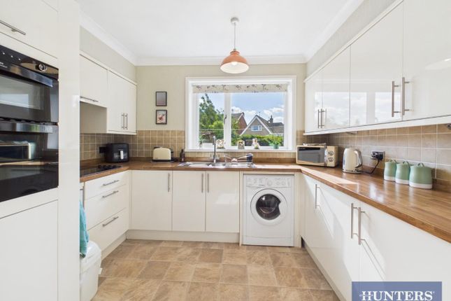 8, Linton Close, Filey photo 2