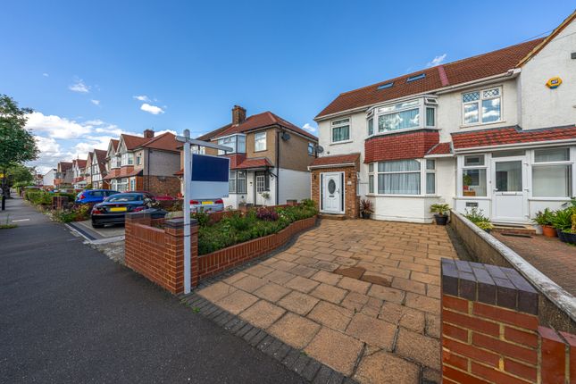 215 Ellerdine Road, Hounslow photo 2