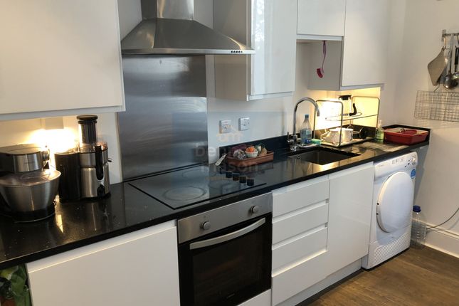 506 Holloway Road, London photo 3