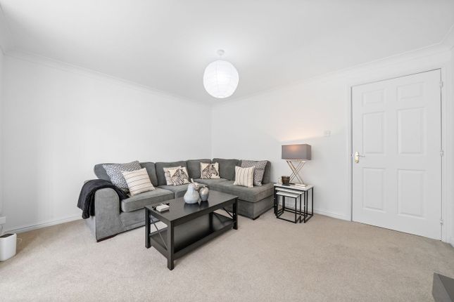Flat 2, 3, Mccormack Place, Larbert photo 4