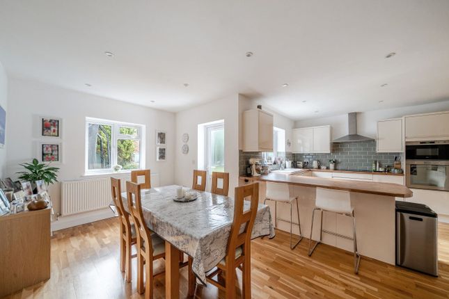The Orchards, Crow Lane, Ringwood photo 4