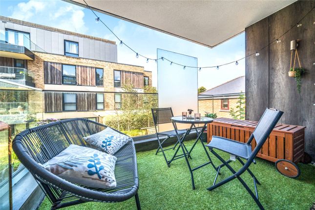 Flat 2, 6, Indigo Square, Surbiton photo 4