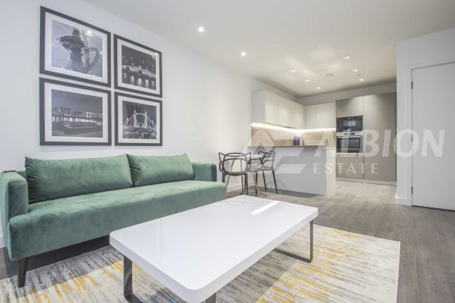 Thumbnail Flat to rent in Kingly Building, London