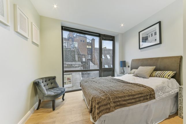 Flat to rent in Whetstone Park, Holborn