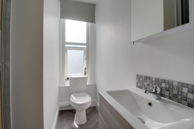 Flat 4, 36, Marius Road, London photo 5